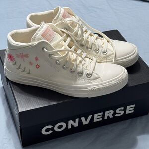 Converse Chuck Taylor All Star Madison Mid Top Canvas Embroidered Sneaker New!
